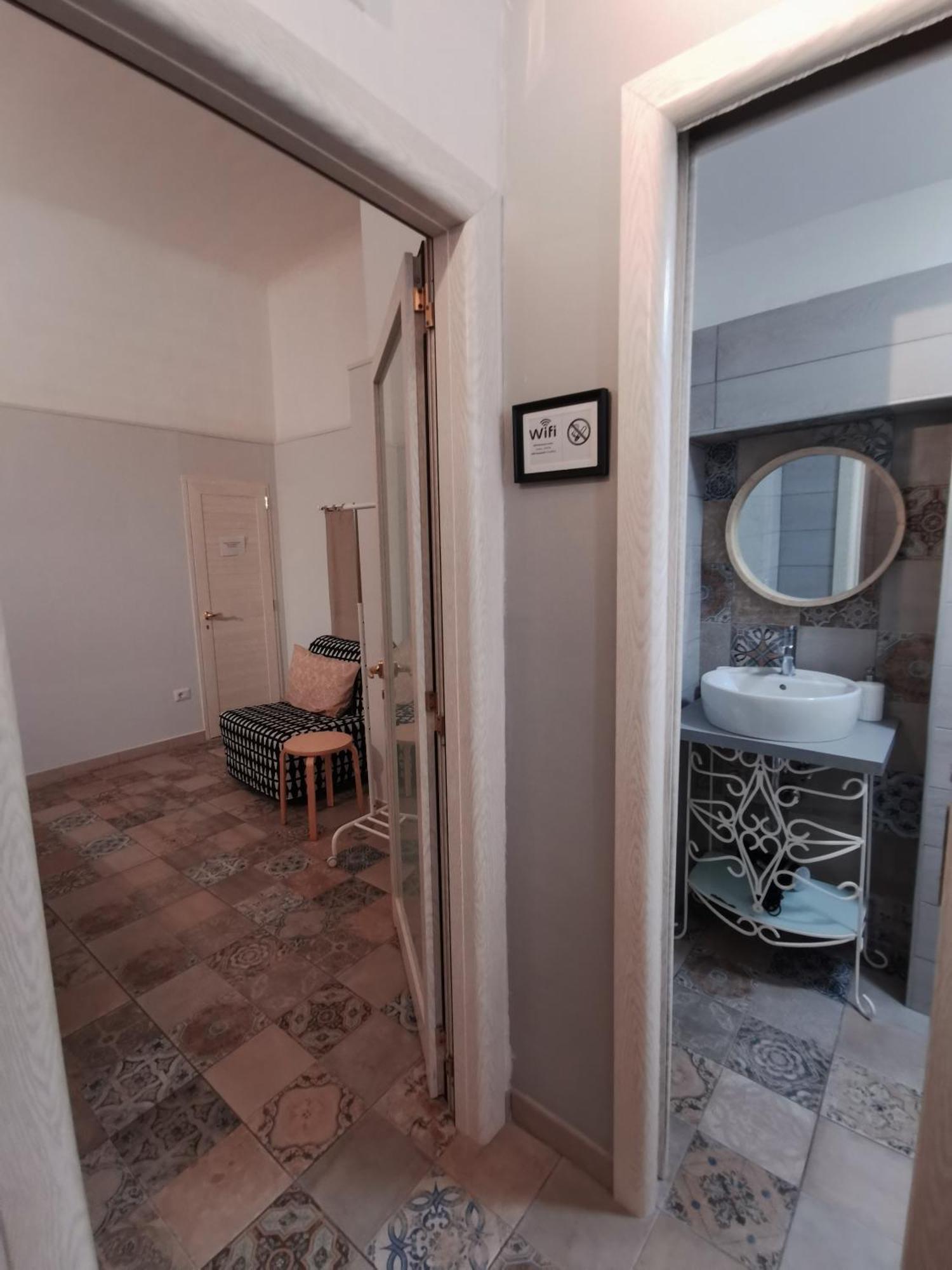 Whiteflower Apartments Bari Room photo