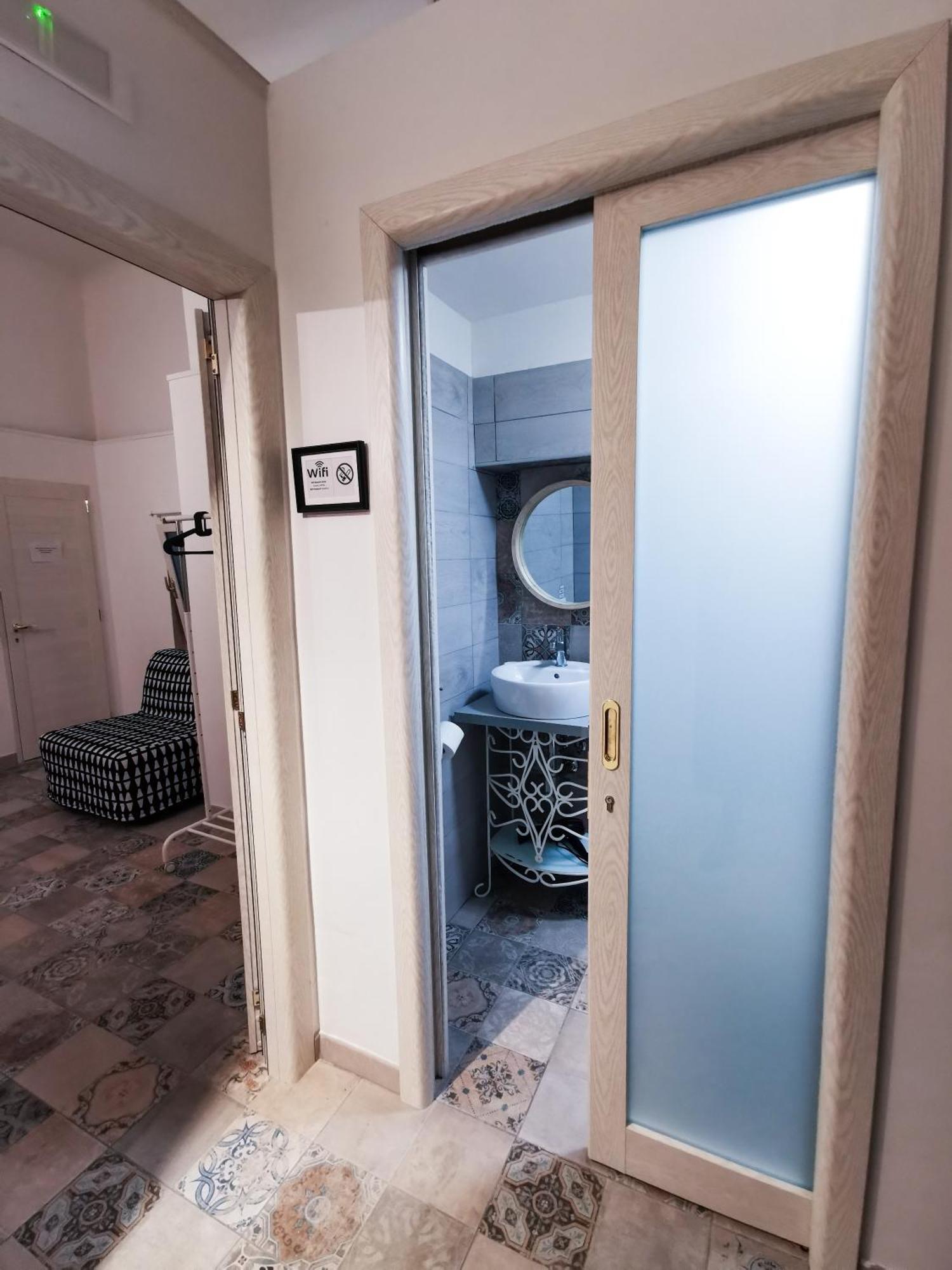 Whiteflower Apartments Bari Room photo